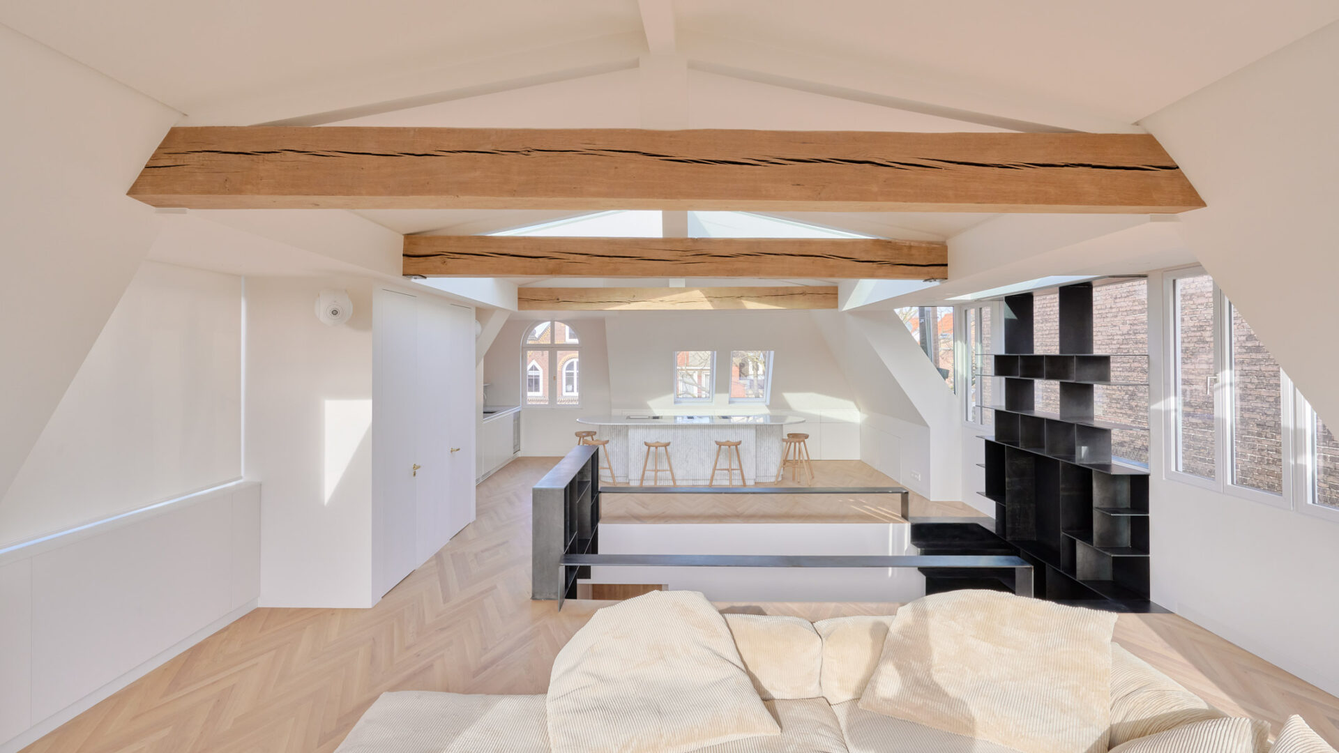 interior design with oak beams frank pouwer